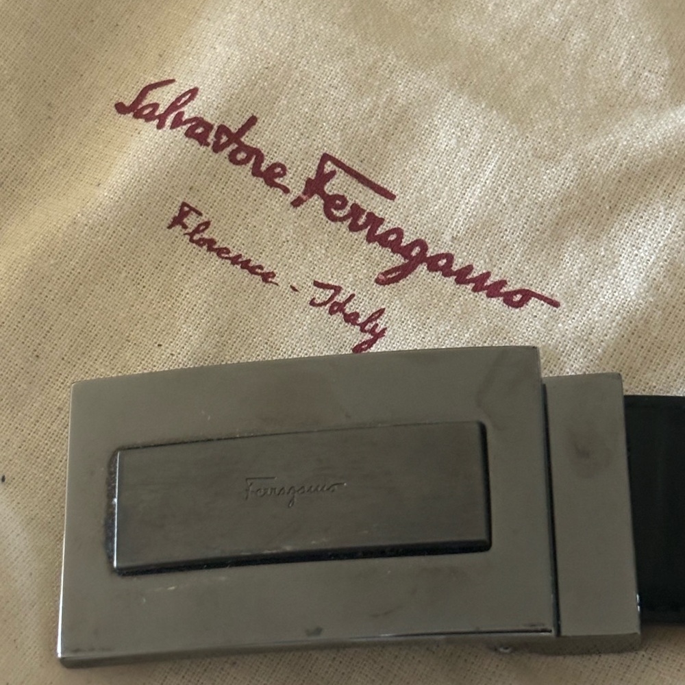 Men’s Ferragamo reversible leather belt